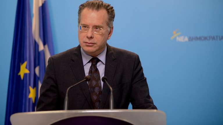 Κουμουτσάκος: Μαύρο σύννεφο πάνω από τη δημοκρατία στην Ελλάδα