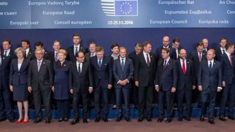 Με κυρώσεις απειλεί η Ε.Ε. τη Συρία και τη Ρωσία για το Χαλέπι