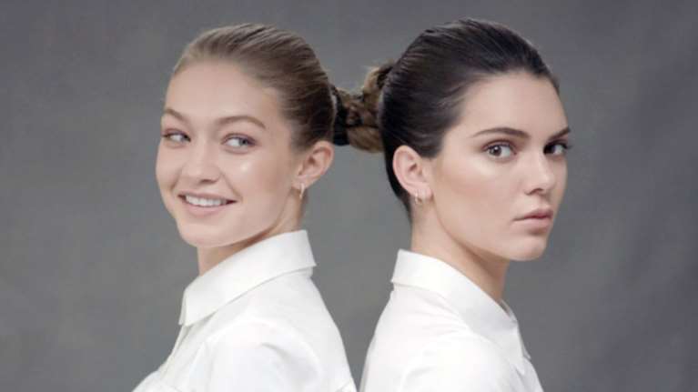 H Kένταλ Τζένερ και η Τζίτζι Χαντίτ αλά Μαρίνα Αμπράμοβιτς