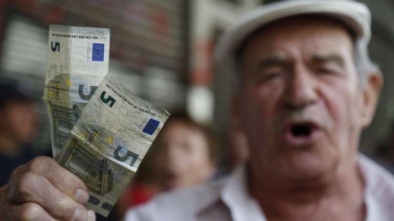 Οργή συνταξιούχων για την επιστολή Κατρούγκαλου,έρχονται ομαδικές προσφυγές