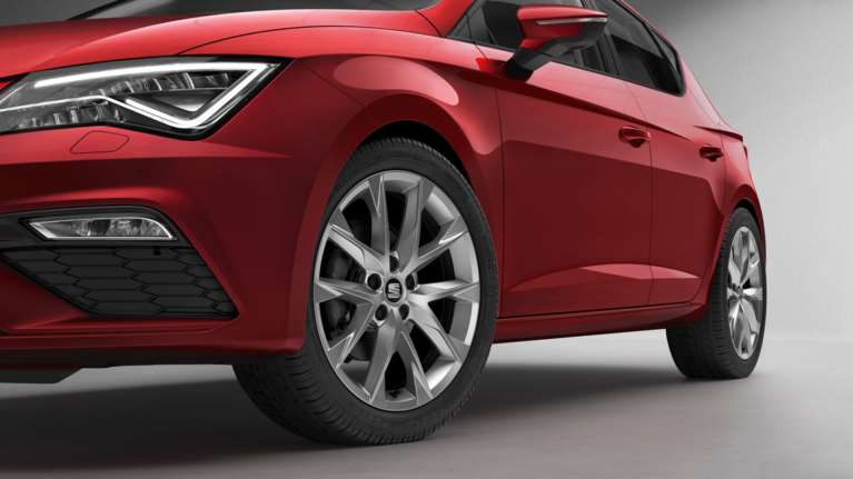 Νέο Seat Leon: Το λιοντάρι μεγάλωσε και βρυχάται ξανά