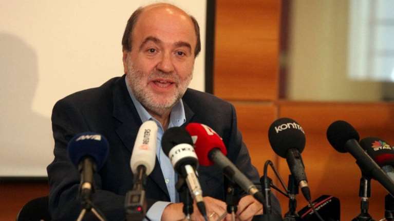 Τρ. Αλεξιάδης: Δεν είπαμε να δηλώσετε τη...λίρα της γιαγιάς