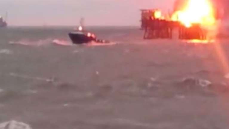 Φόβοι για δεκάδες νεκρούς σε πλατφόρμα πετρελαίου