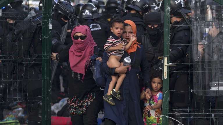 Εκτακτη μίνι σύνοδο για το προσφυγικό συγκαλεί η Αυστρία