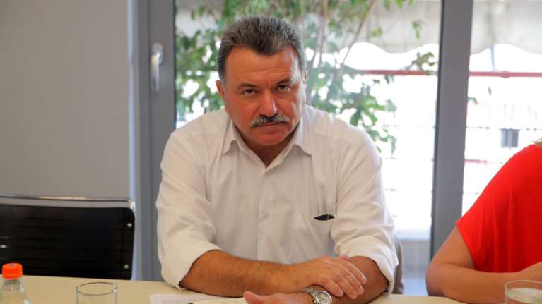 Περιφερειάρχης - στέλεχος του ΣΥΡΙΖΑ αρχίζει ηλεκτρονικό δημοψήφισμα