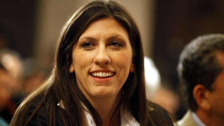 Η Κωνσταντοπούλου «πυροβολεί κατά ριπάς» τον Τσίπρα