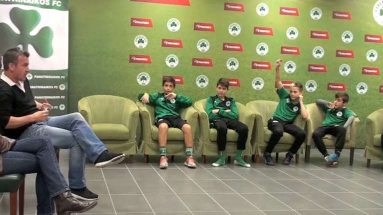 Οι μικροί ...ανακρίνουν τον «μικρό» Δημήτρη Σαραβάκο