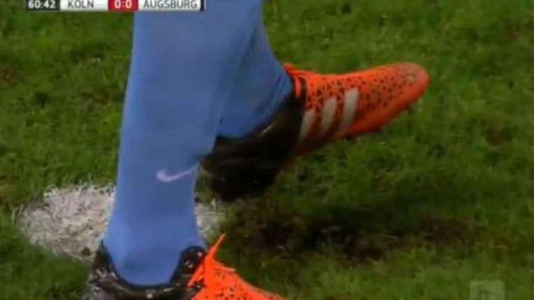 Πρόστιμο στον γκολκήπερ για τη λακούβα στο πέναλτι (vd)