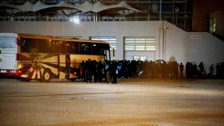 Στην Αθήνα 2.300 μετανάστες από την Ειδομένη [εικόνες]