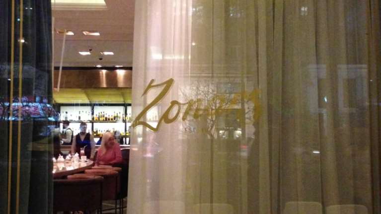 Ο ιστορικός Zonars ξανάνοιξε και έγινε αμέσως viral