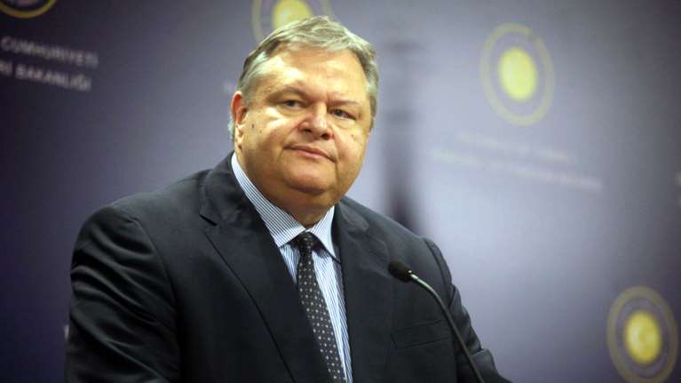 O Βενιζέλος βγαίνει μπροστά ιδρύοντας think tank