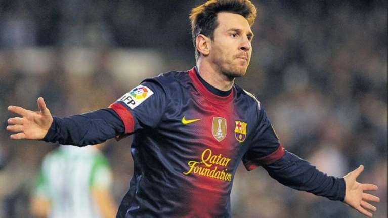 Ο Μέσι χτυπάει φάουλ και βάζει ένα ακόμη μαγικό γκολ!