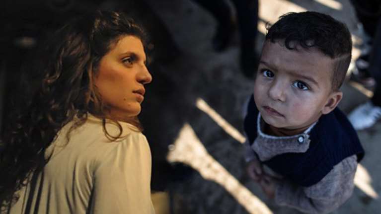 Χριστίνα Δημάκου: Μια δικηγόρος φύλακας-άγγελος των παιδιών στη Λέσβο