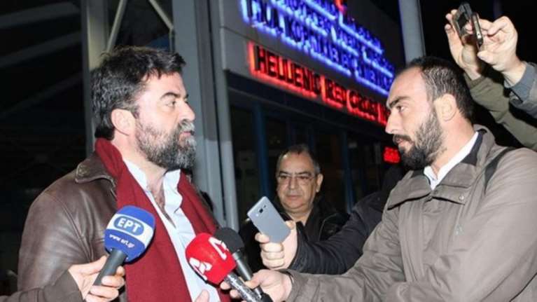 Εδειραν τον βουλευτή Βασίλη Οικονόμου στα Εξάρχεια