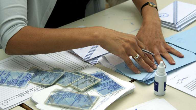 Eρχονται οι high tech ταυτότητες, με κόστος 10 €