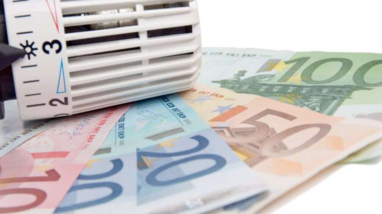 Επίδομα θέρμανσης: Ποιοι πληρώνονται αύριο και τι ποσά θα δουν στους λογαριασμούς τους