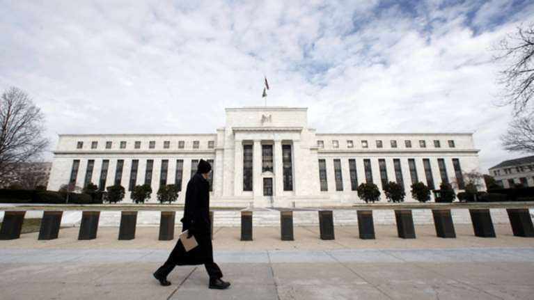 Τι σημαίνει η απόφαση της Fed για την Ελλάδα