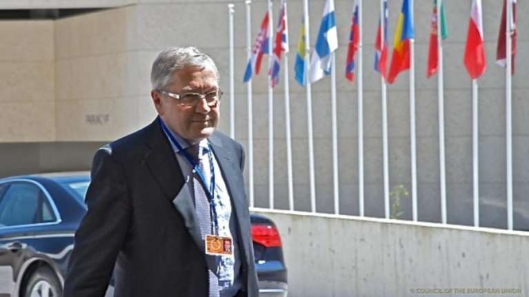 Ρέγκλινγκ: Περιμένω το ΔΝΤ να συμμετάσχει στο ελληνικό πρόγραμμα