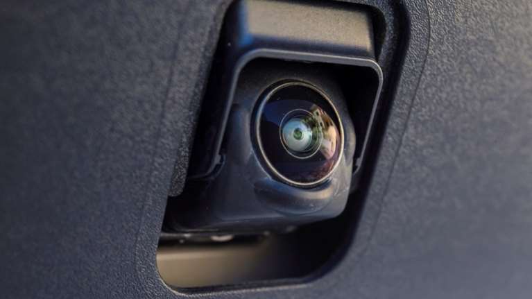 Πόσα εκατομμύρια... κάμερες πούλησε η Nissan;