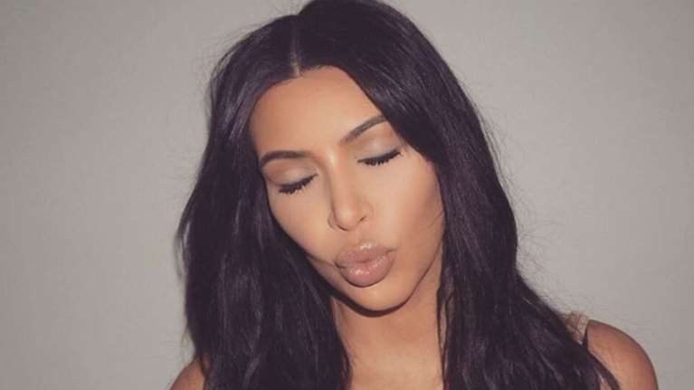 Δείτε πόσο όμορφη ήταν η Καρντάσιαν πριν γίνει έτσι από τις πλαστικές