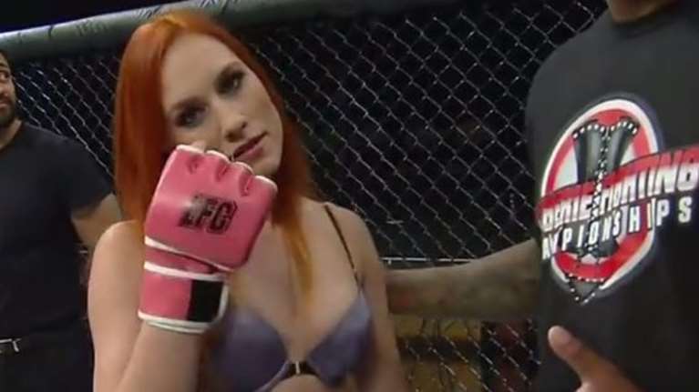 Πυγμαχία γυναικών μόνο… με τα εσώρουχα! [Βίντεο]