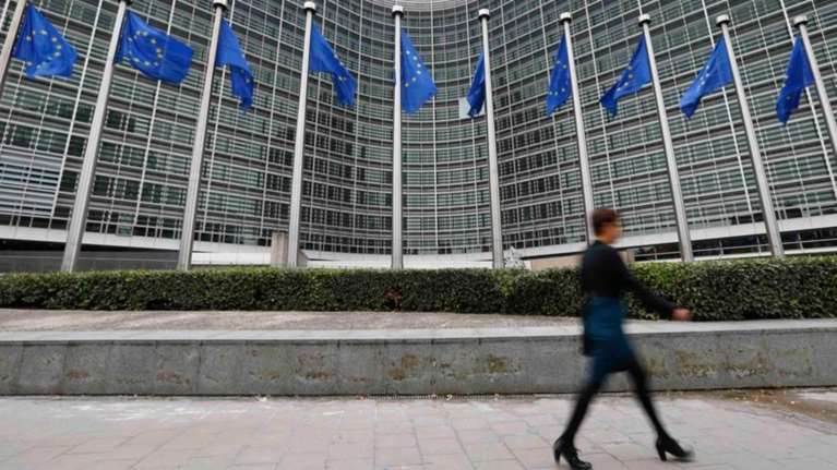Κομισιόν: Εως την Πέμπτη η απόφαση για το 1 δισ.
