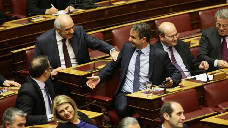 Ανοικτό ντέρμπι με εκπλήξεις, ανατροπές και παρασκήνιο