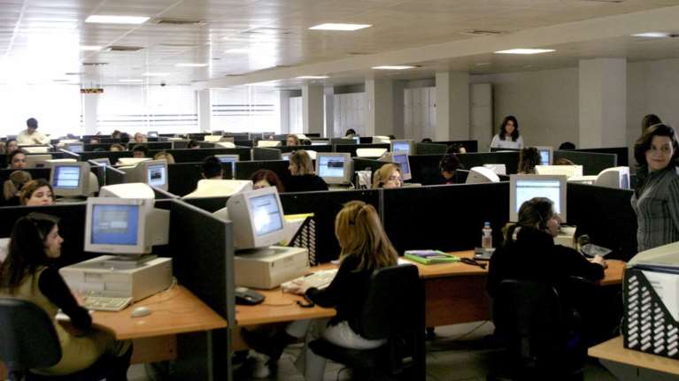 15 δισ. το χρόνο οι μισθοί στο Δημόσιο