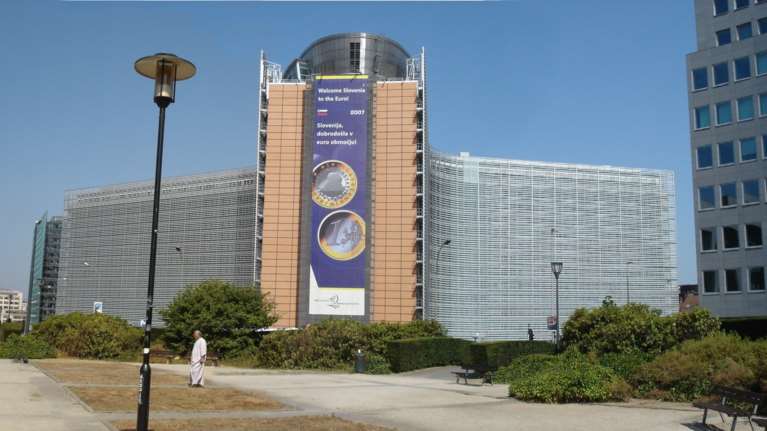 O ESM ενέκρινε την εκταμίευση του 1 δισ. στην Ελλάδα