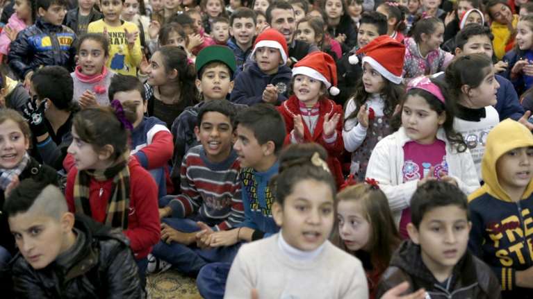 Πως ένας 17χρονος μάζεψε $100.000 για τους πρόσφυγες