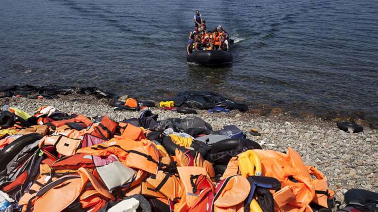 Βολές από Frontex: Η Ελλάδα πρέπει να κάνει απελάσεις