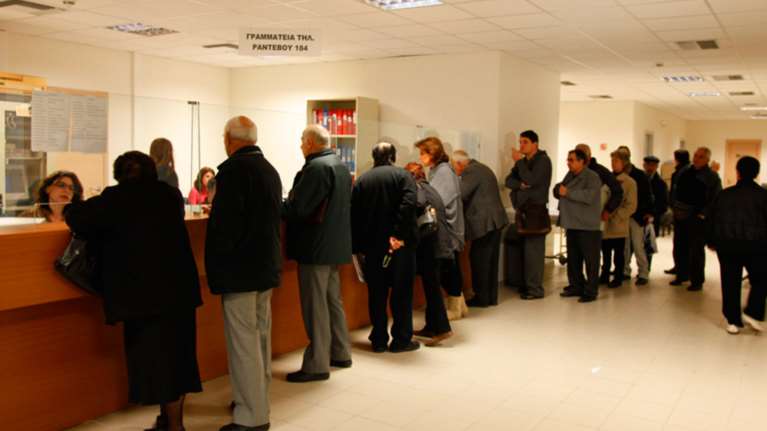 Κλείνει η πόρτα της εξόδου για 80.000 ασφαλισμένους μέσα στο 2016