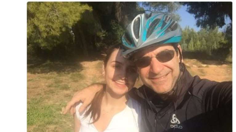 Η φωτο του ποδηλάτη Κυριάκου με την κόρη του