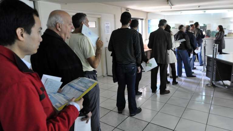 Αγρότες και επαγγελματίες στο «ρεβεγιόν» με την Εφορία