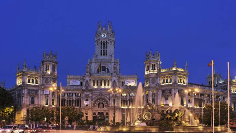 Ενα Παλάτι άνοιξε τις πόρτες του για τους αστέγους