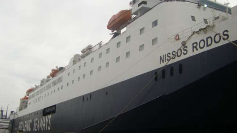 Ταξίδι-γολγοθάς για 314 επιβάτες στο «Νήσος Ρόδος»