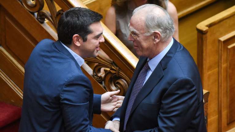 «Αι-Βασίλης» έγινε ο Λεβέντης ενώ «καίνε» τον Καμμένο