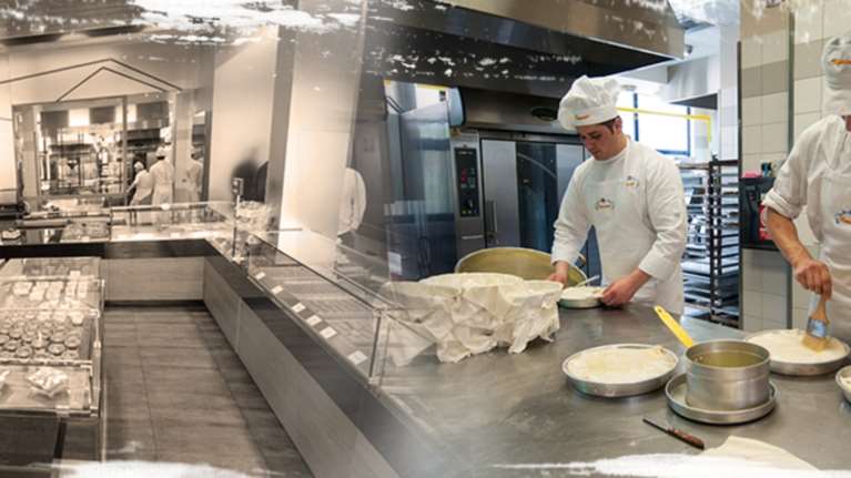 Τα καλύτερα γλυκά από ιστορικά ζαχαροπλαστεία της Αθήνας