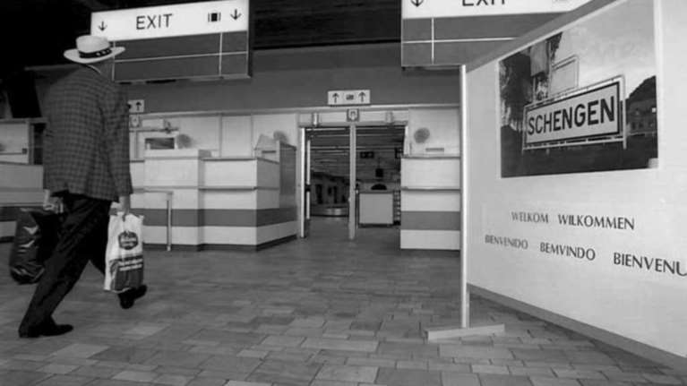 Προσωρινό Grexit από την Σένγκεν ζητούν οι Γερμανοί