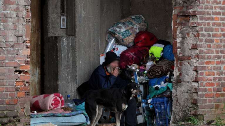 Αστεγοι στο δρόμο με πτυχία και μεταπτυχιακό