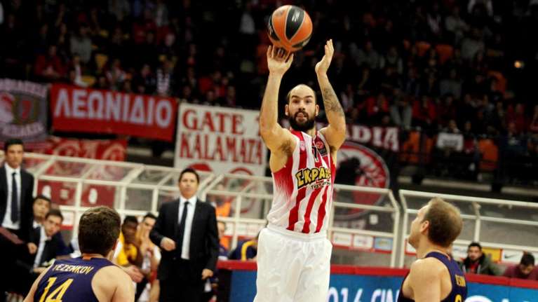 Ο Ολυμπιακός νίκησε 74-62 την Μπαρτσελόνα