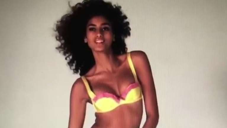 To διάσημο μοντέλο Ιμάν Χαμάμ χορεύει &amp; αναστατώνει [Βίντεο]