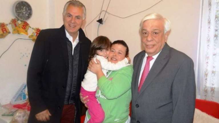 Επίσκεψη του προέδρου σε φτωχικό σπίτι στο Περιστέρι