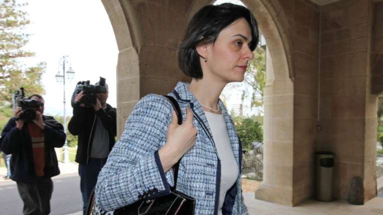 Απόβαση με 11μελή ομάδα και &quot;γκάζια&quot; για το ασφαλιστικό