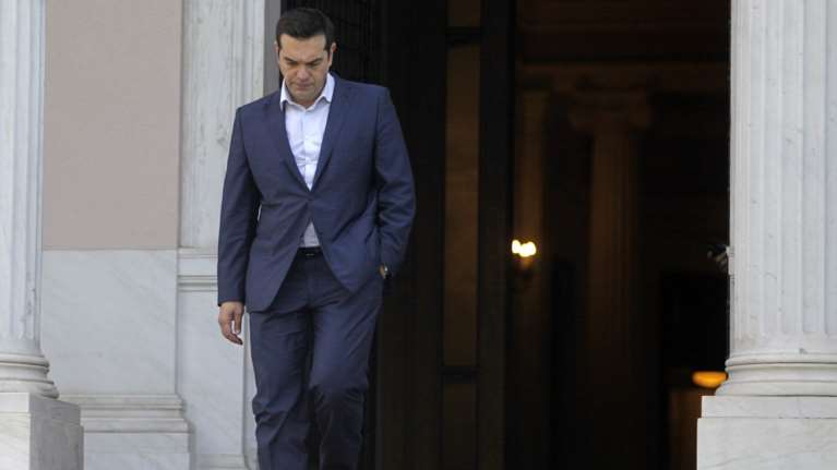 Τρία αγκάθια για το Μαξίμου: Βουλή, κοινωνία, δανειστές