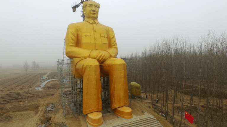 Άδοξο τέλος για το τεράστιο άγαλμα του Μάο στην Κίνα