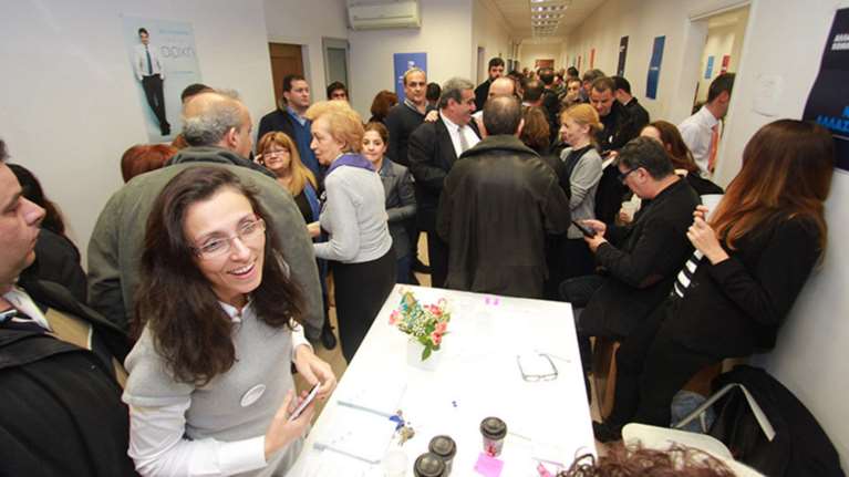 Πανηγυρισμοί στο στρατηγείο του Μητσοτάκη