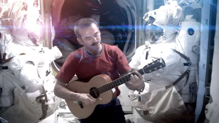 Το...εξωγήινο αντίο στον Ντέιβιντ Μπάουι