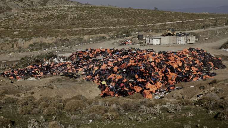 Περίεργες συλλήψεις στη Λέσβο για κλοπή σωσιβίων