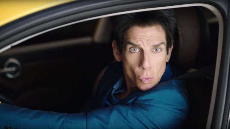 Τι κάνεις όταν θες να σε φωτογραφήσει η κάμερα της Τροχαίας;